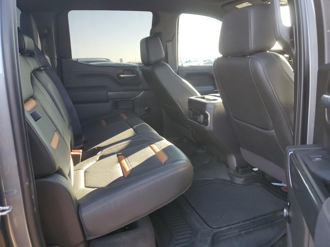 GMC Sierra K1500 At4 Image 9