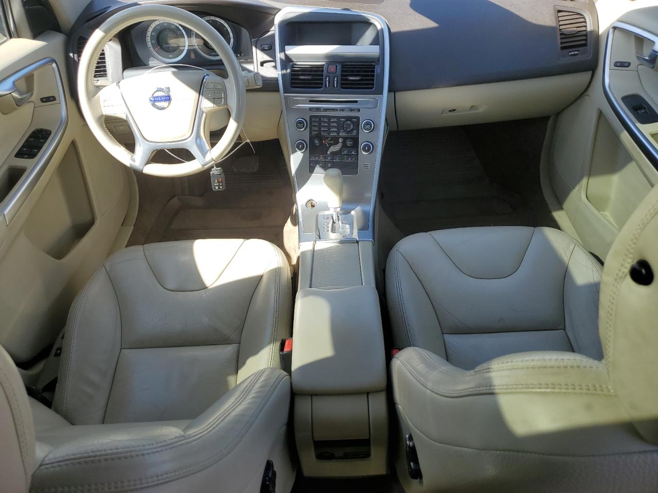 Volvo XC60 T6 Image 7