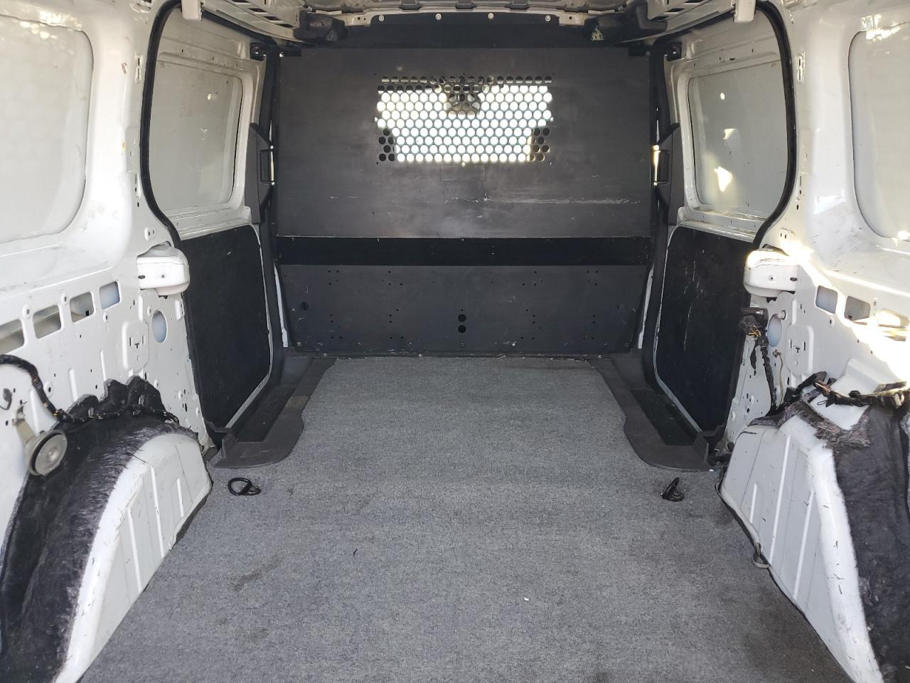 Ford Transit Xlt Image 4