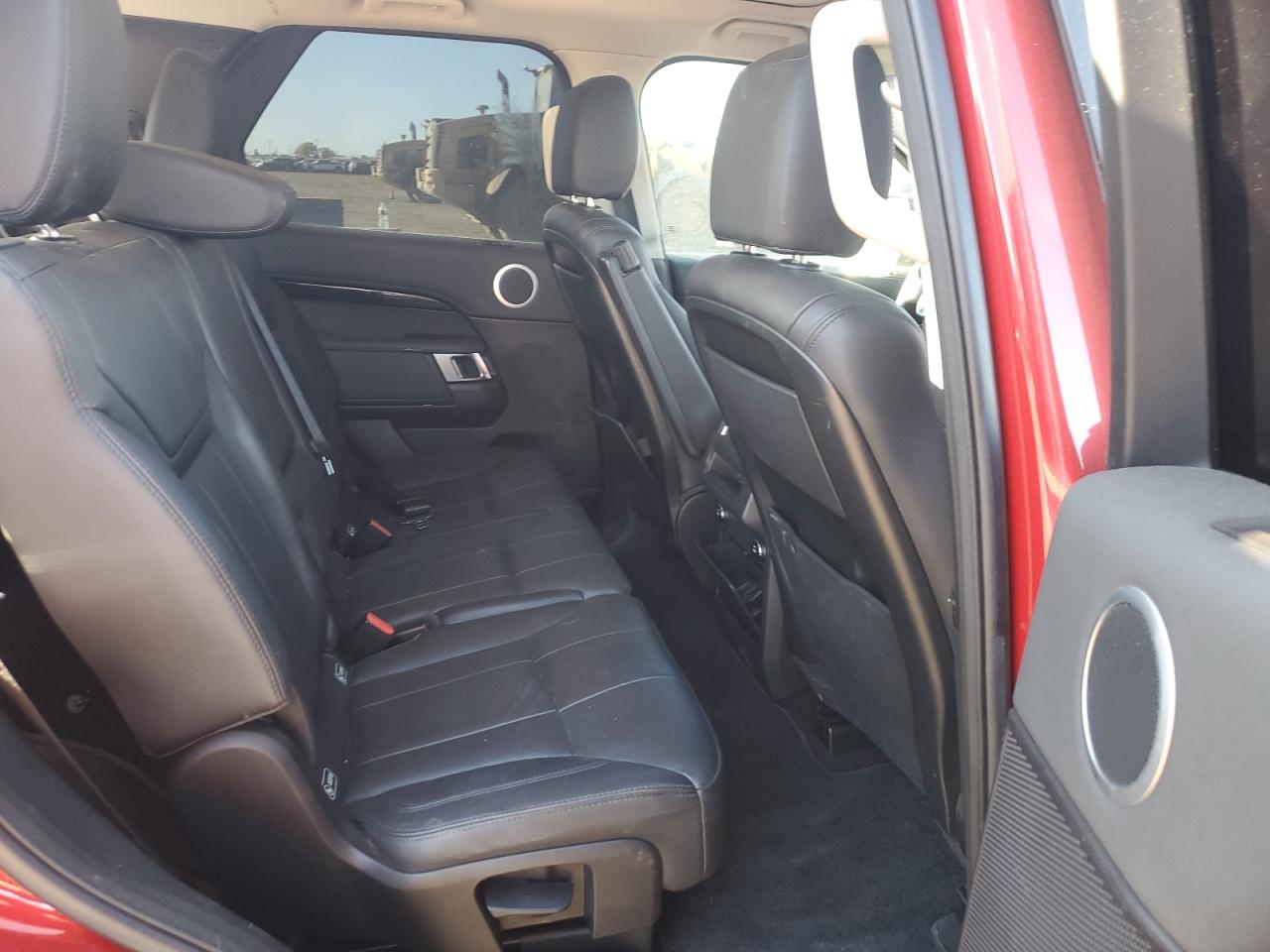 Land Rover Discovery Se Image 5