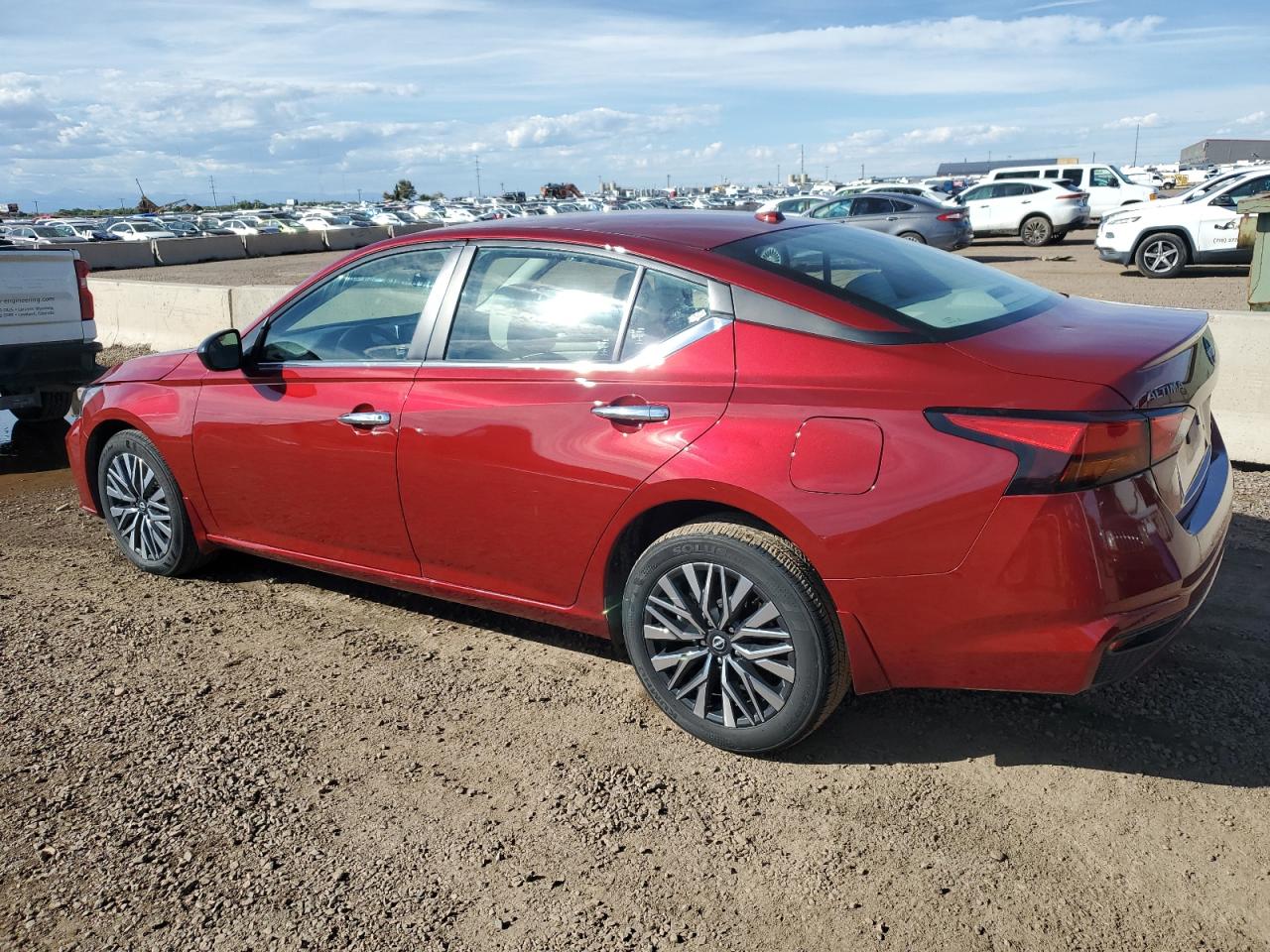 Nissan Altima Sv Image 2