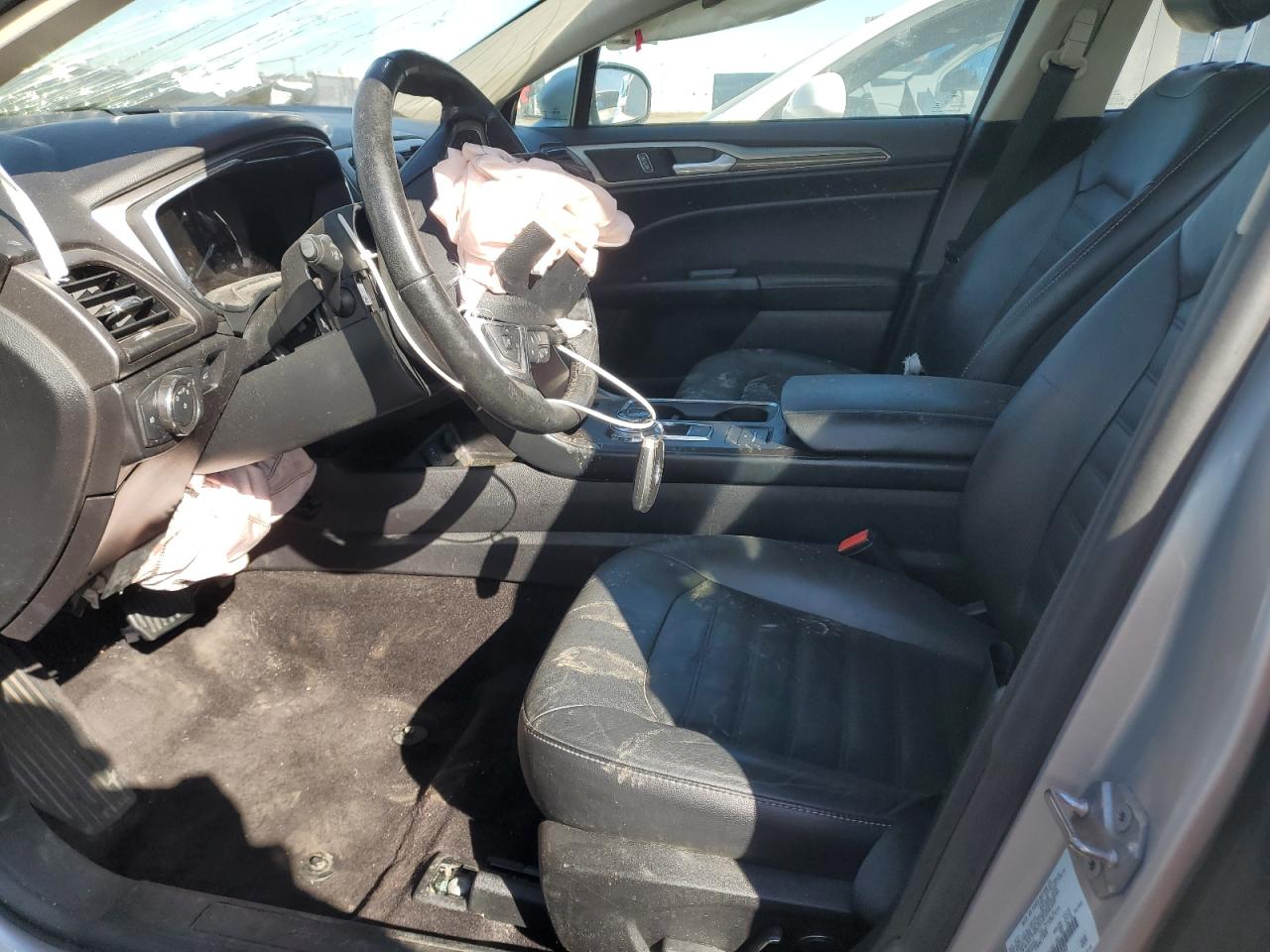 Ford Fusion Se Phev Image 8