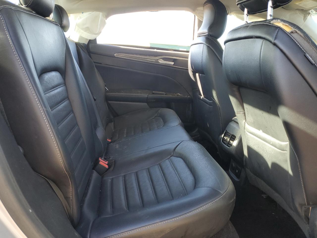 Ford Fusion Se Phev Image 7