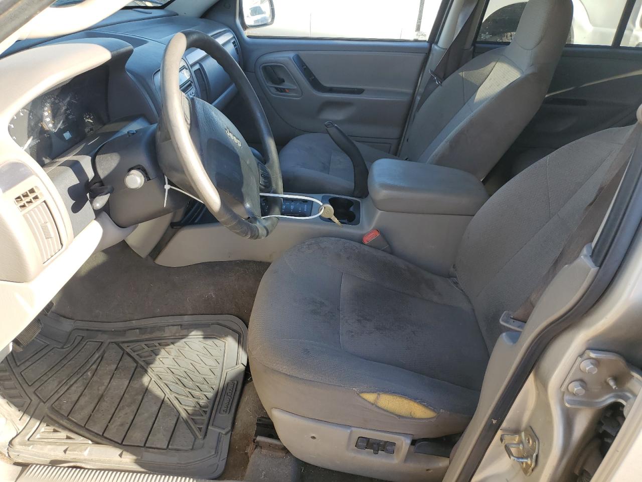 Jeep Grand Cherokee Laredo Image 2