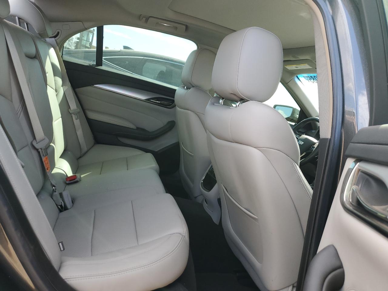 Cadillac CTS Luxury Image 12