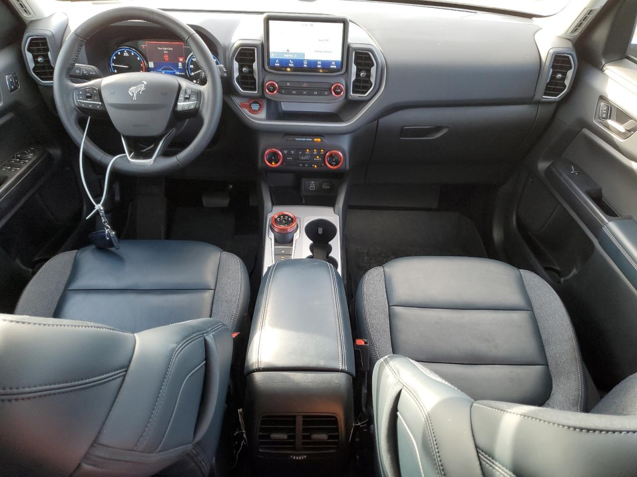 Ford Bronco Outer Banks Image 10