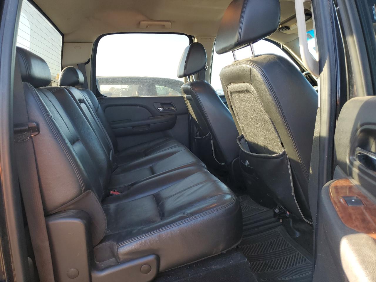 Chevrolet Silverado K2500 Heavy Duty Image 3