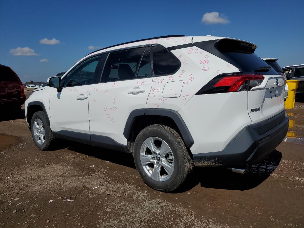 Toyota RAV4 Xle Image 2
