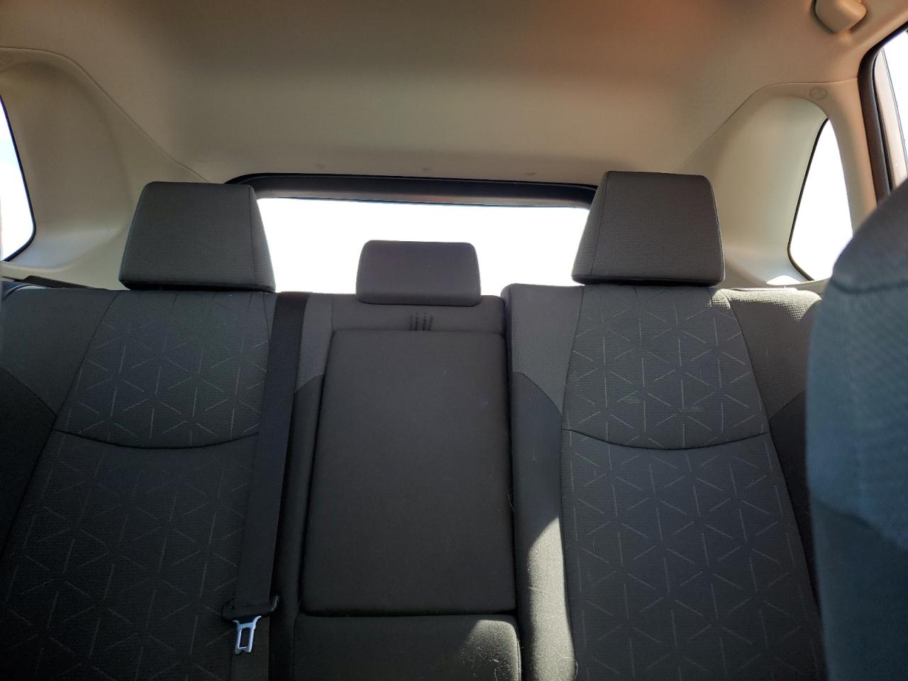 Toyota RAV4 Xle Image 6