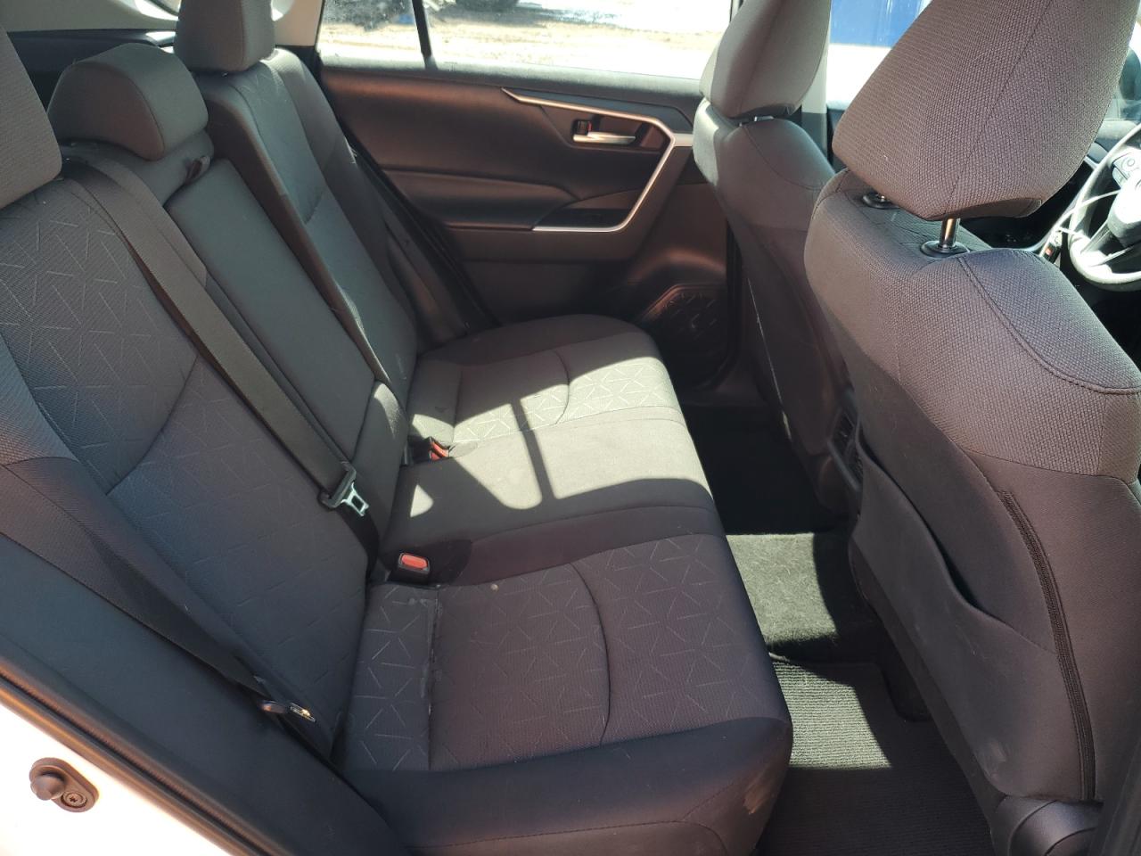 Toyota RAV4 Xle Image 13