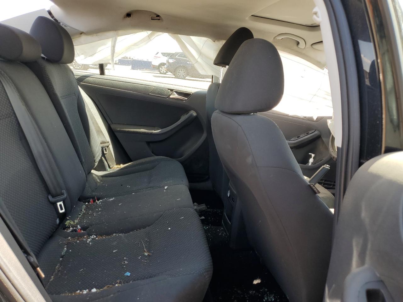 Volkswagen Jetta Base Image 8