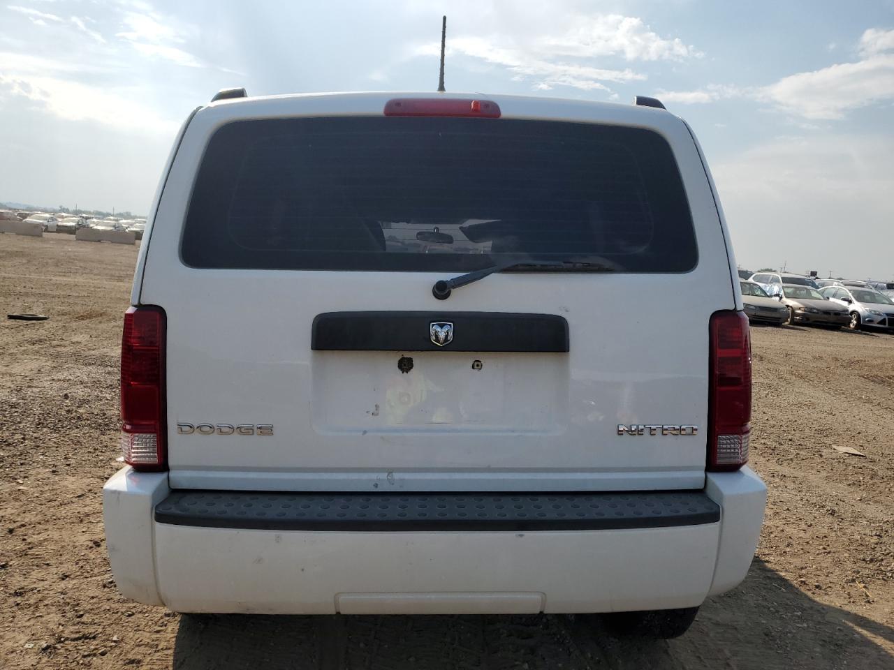 Dodge Nitro Se Image 5