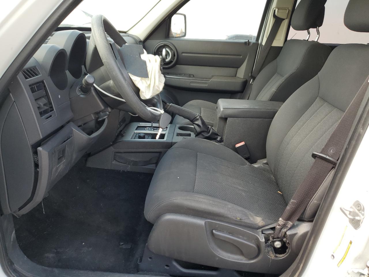 Dodge Nitro Se Image 10