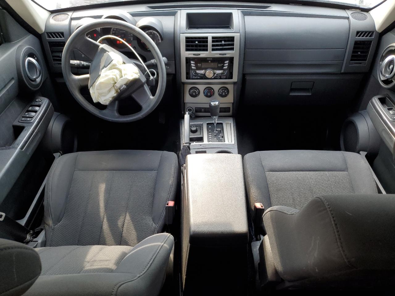 Dodge Nitro Se Image 12