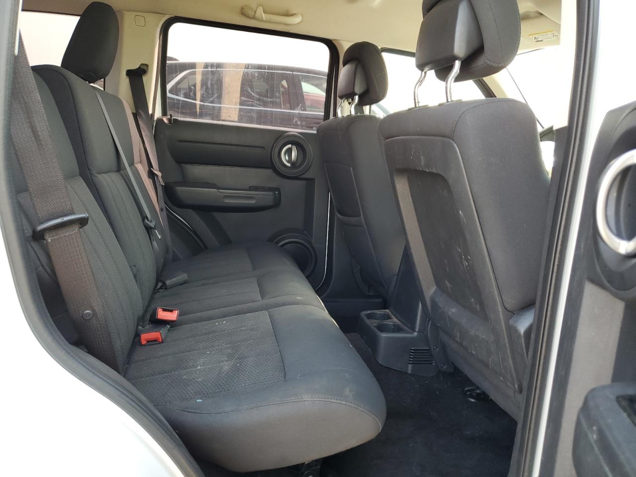 Dodge Nitro Se Image 9