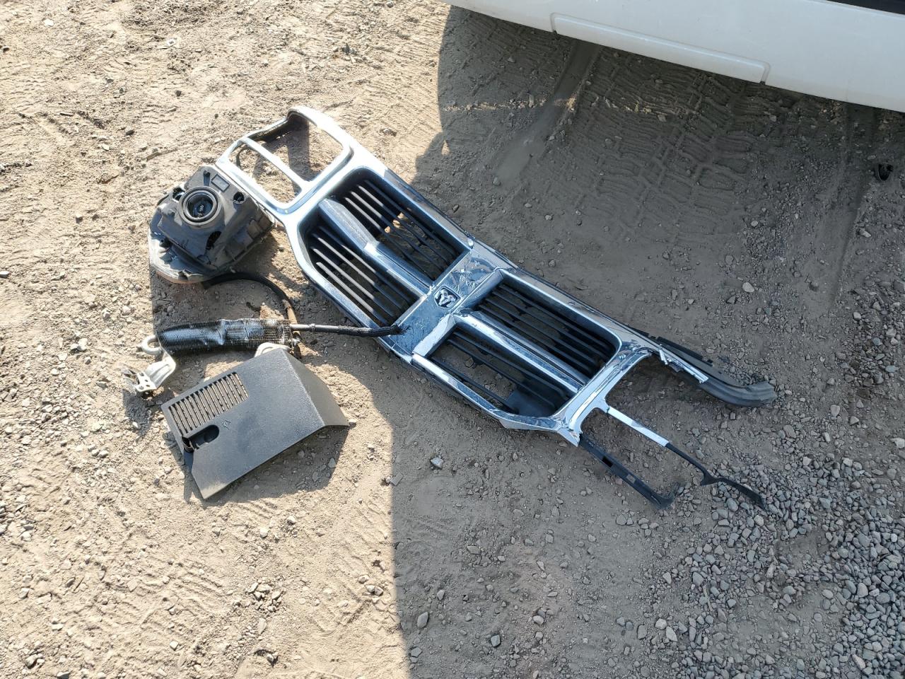 Dodge Nitro Se Image 4