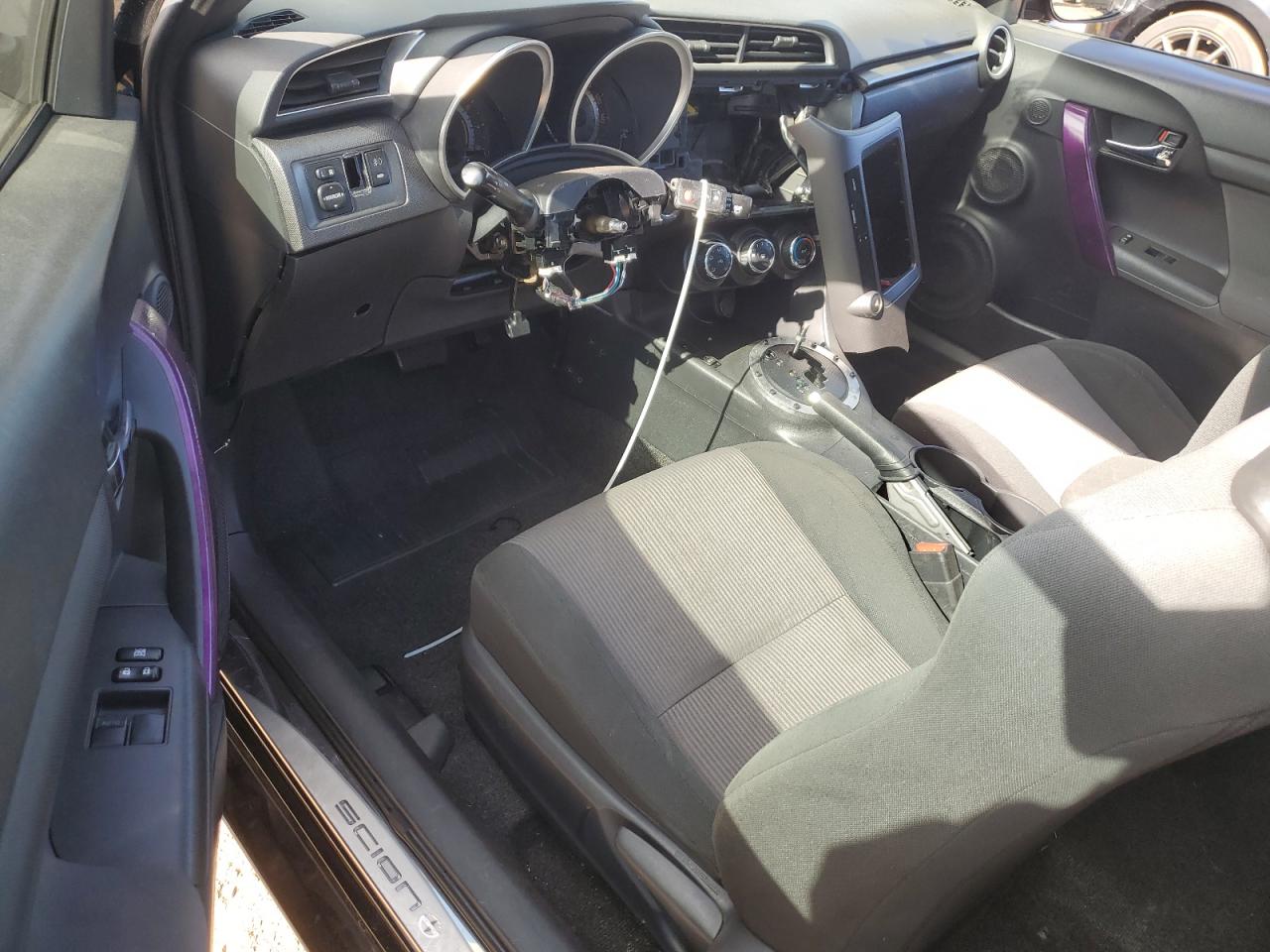 Toyota Scion Image 9