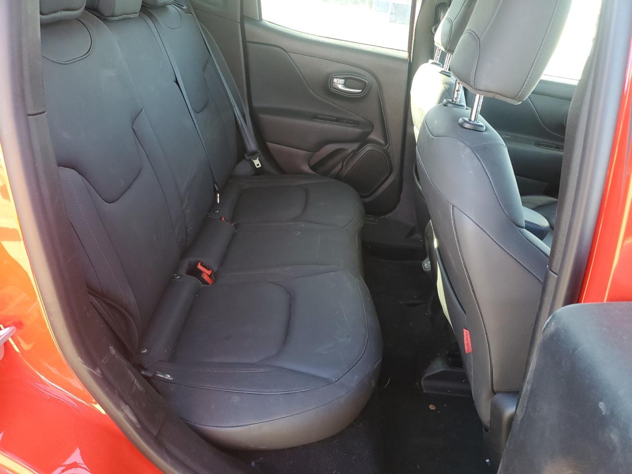 Jeep Renegade Trailhawk Image 8