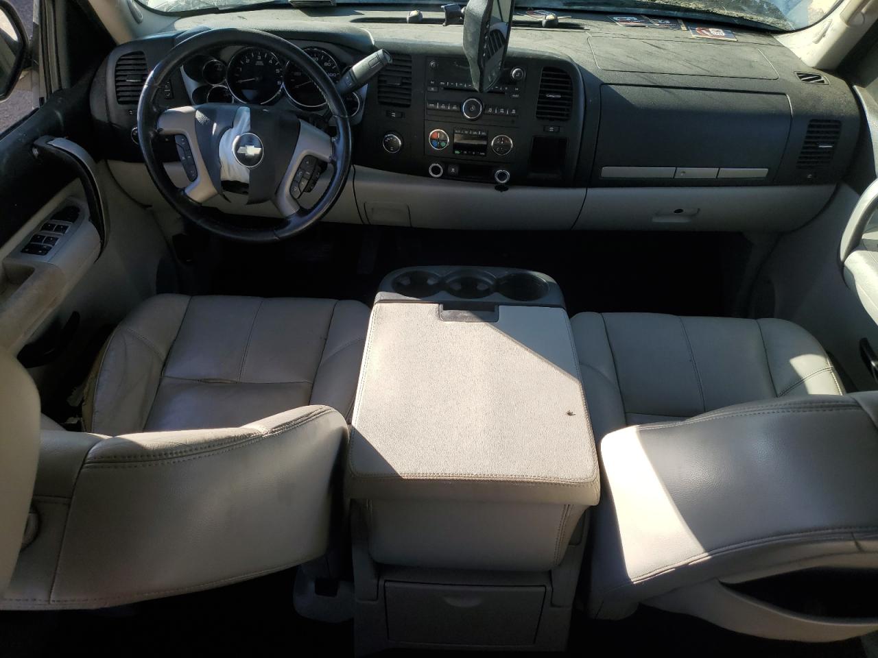 Chevrolet Silverado K1500 Lt Image 9