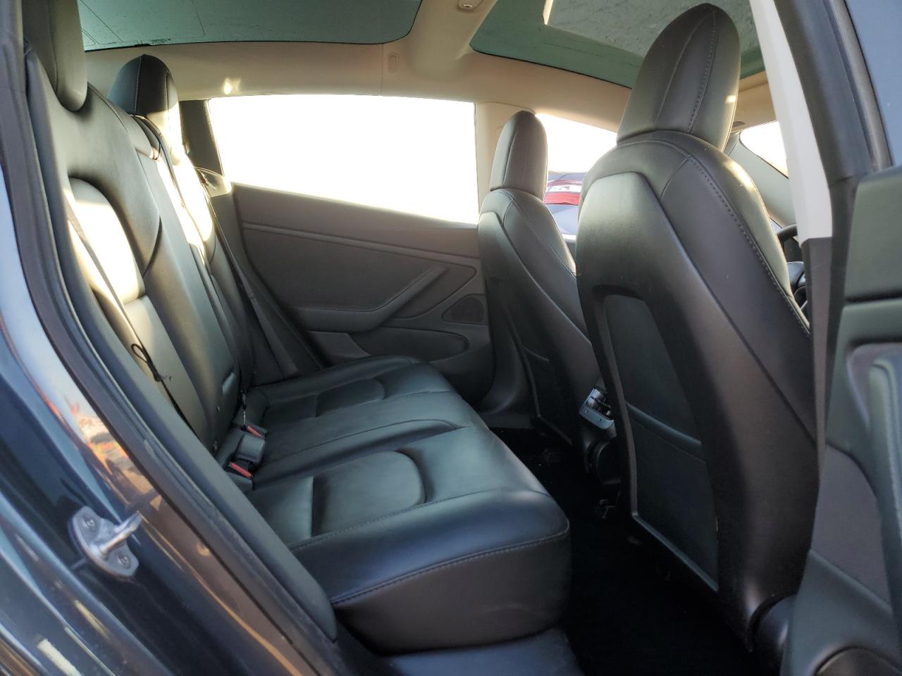 Tesla Model 3 Image 10