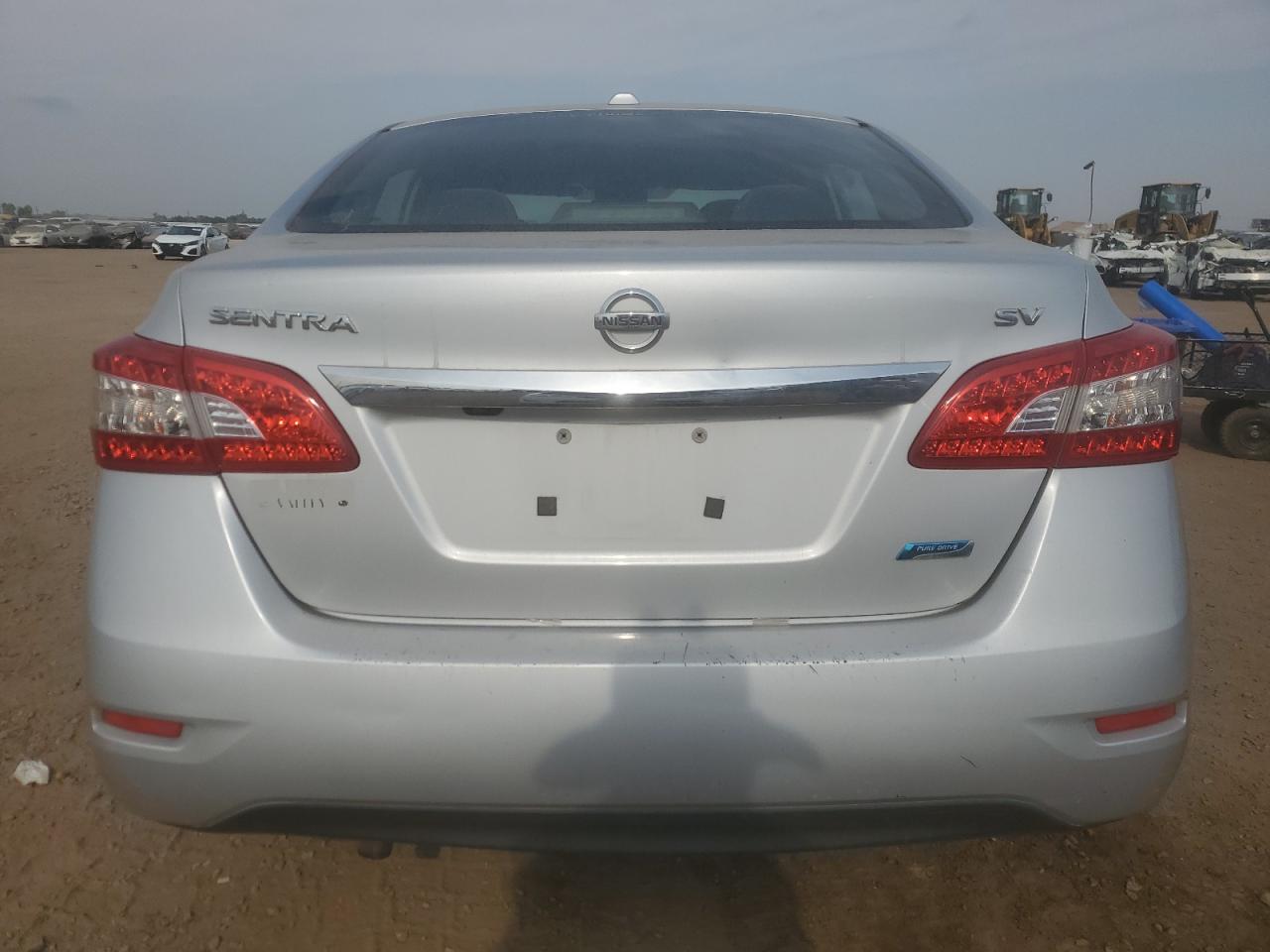 Nissan Sentra S Image 4
