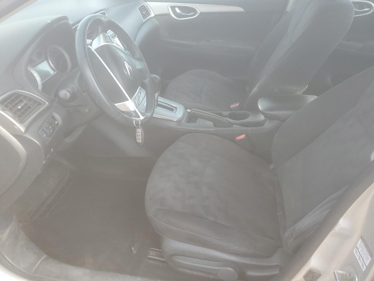 Nissan Sentra S Image 7