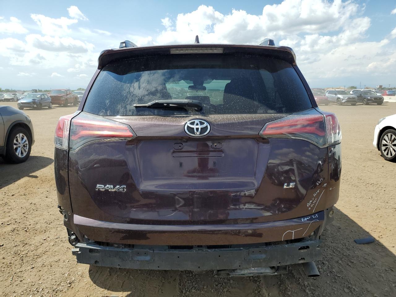 Toyota RAV4 Le Image 4