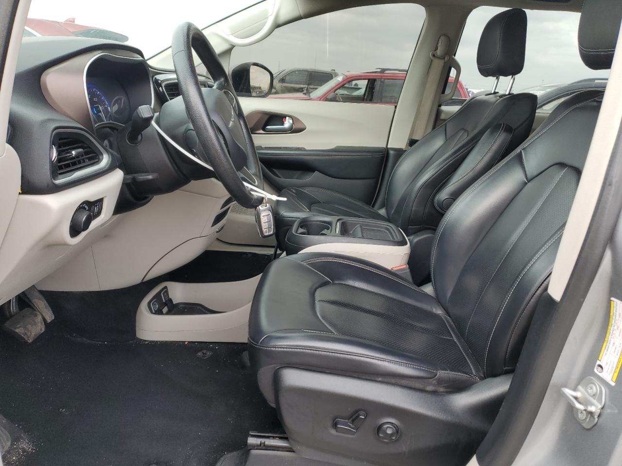 Chrysler Minivan Lxi Image 7