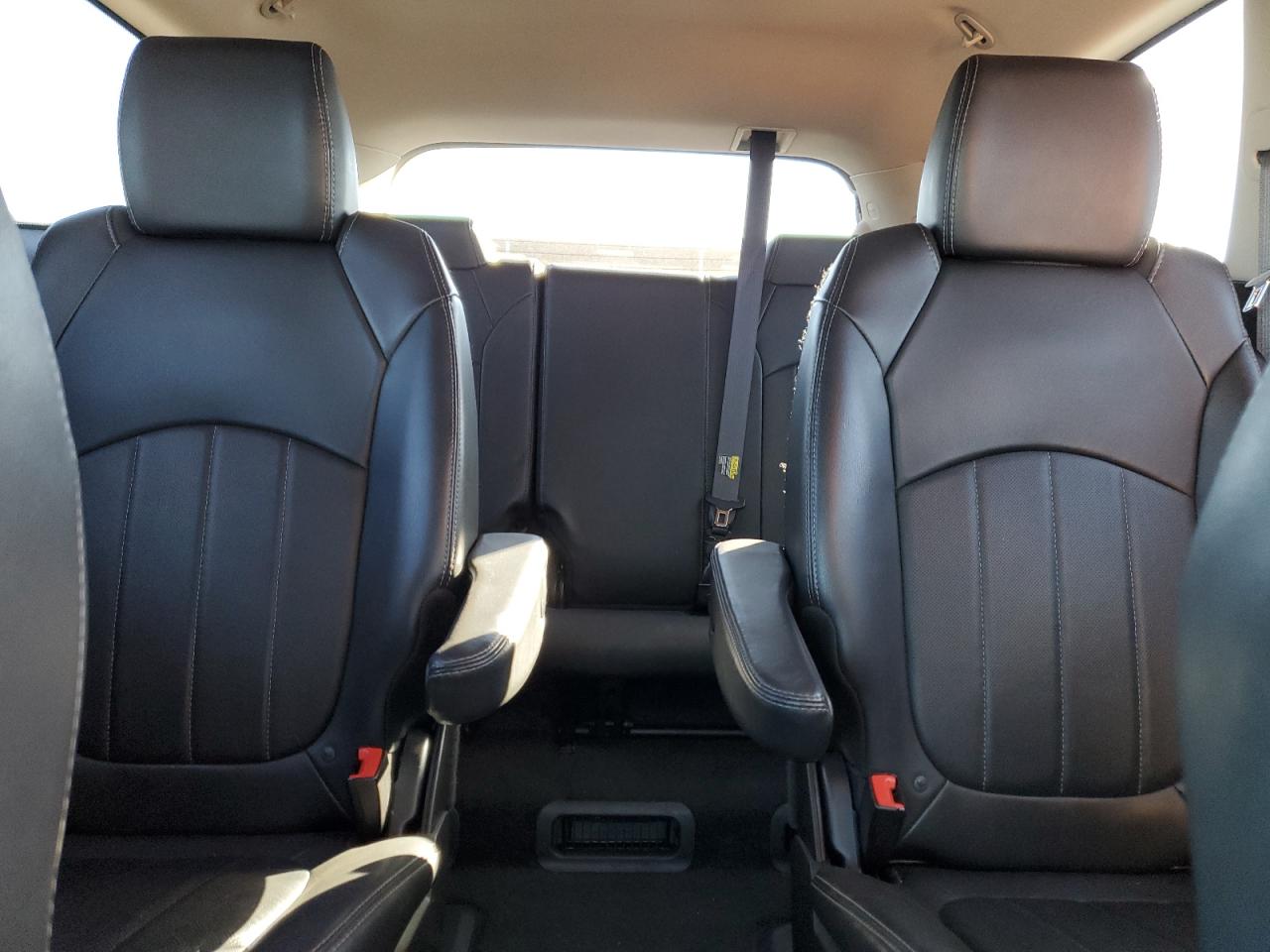 Buick Enclave Image 12