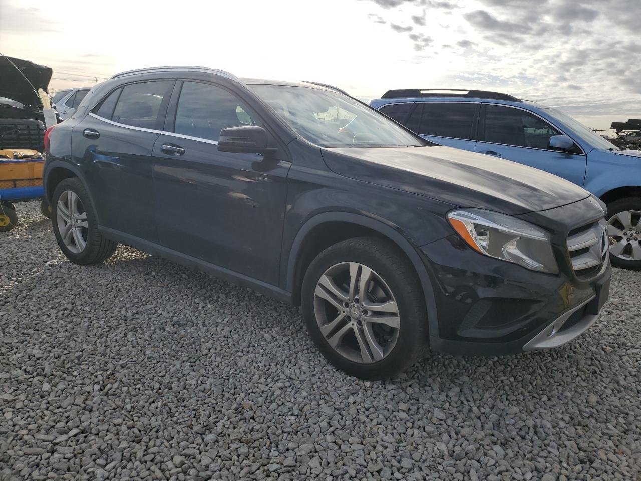 Mercedes-Benz GLA 250 4matic Image 6