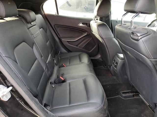 Mercedes-Benz GLA 250 4matic Image 10