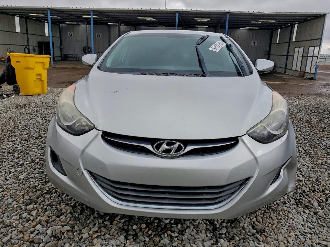 Hyundai ELANTRA Gls Image 12