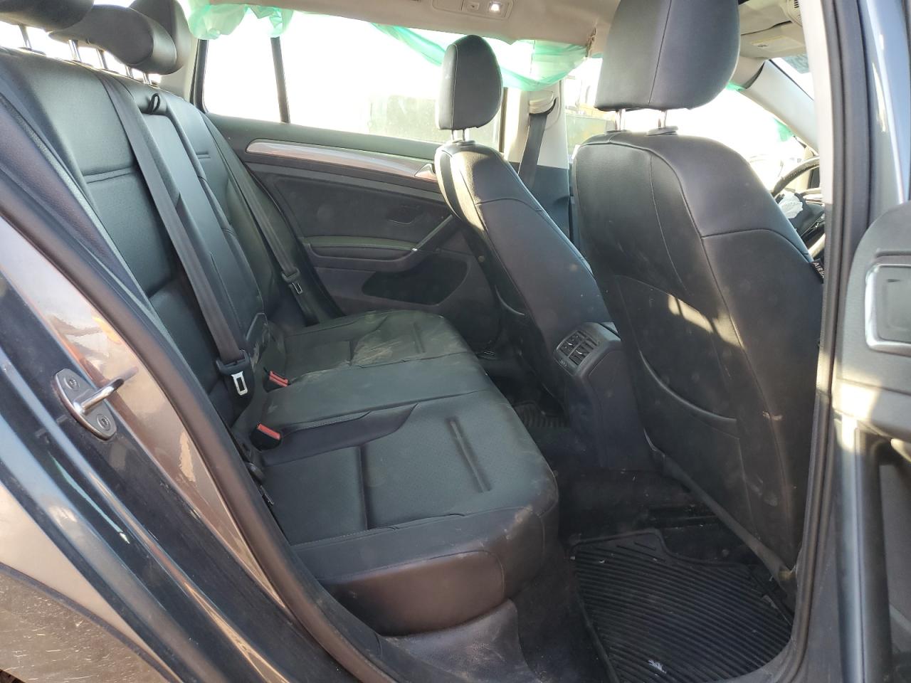 Volkswagen Golf S Image 12