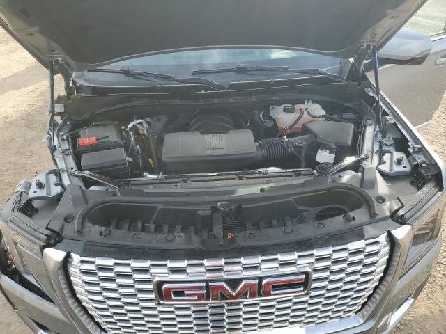 GMC Yukon Denali Image 10