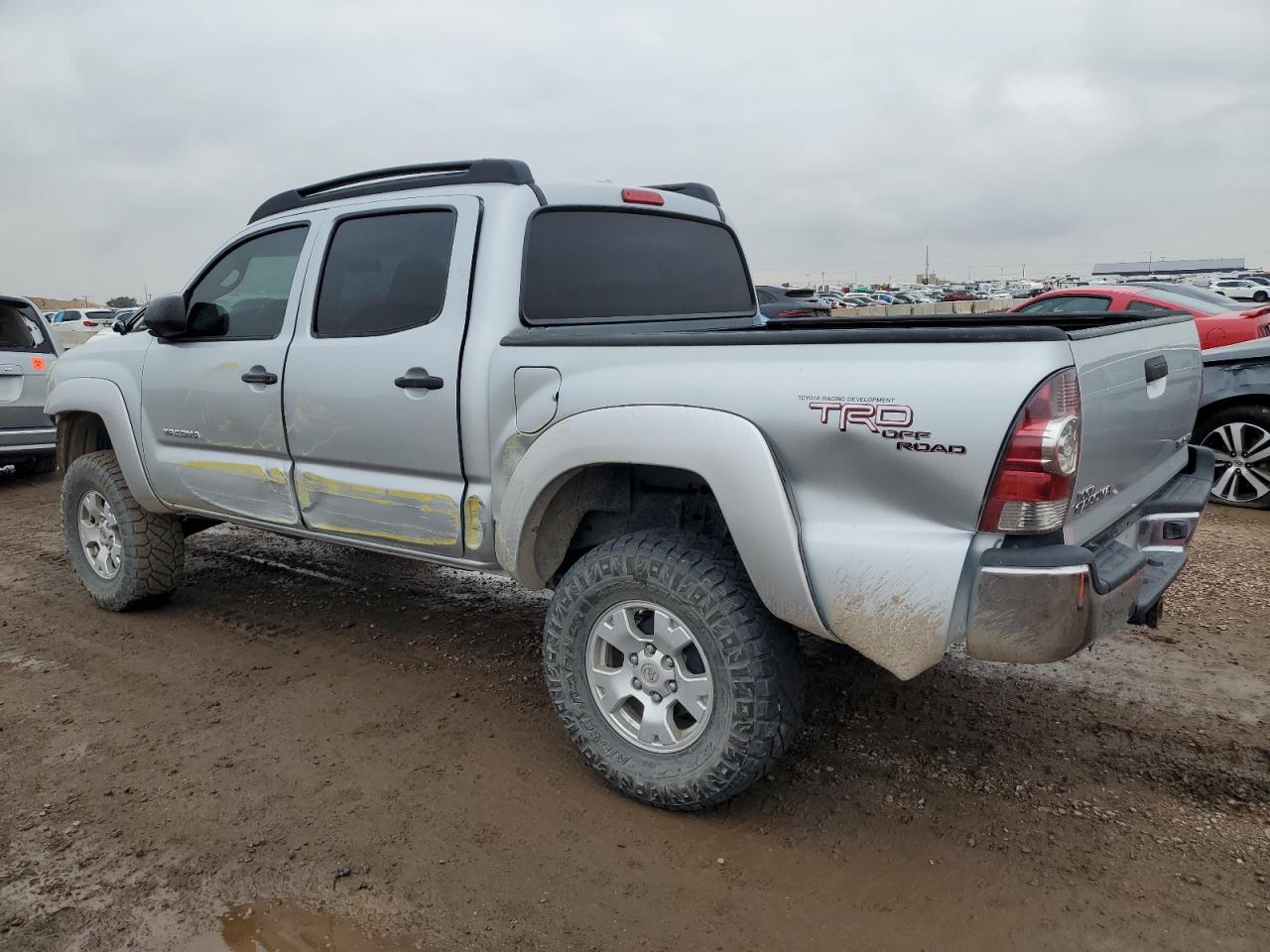 Toyota Tacoma Double Cab Image 3