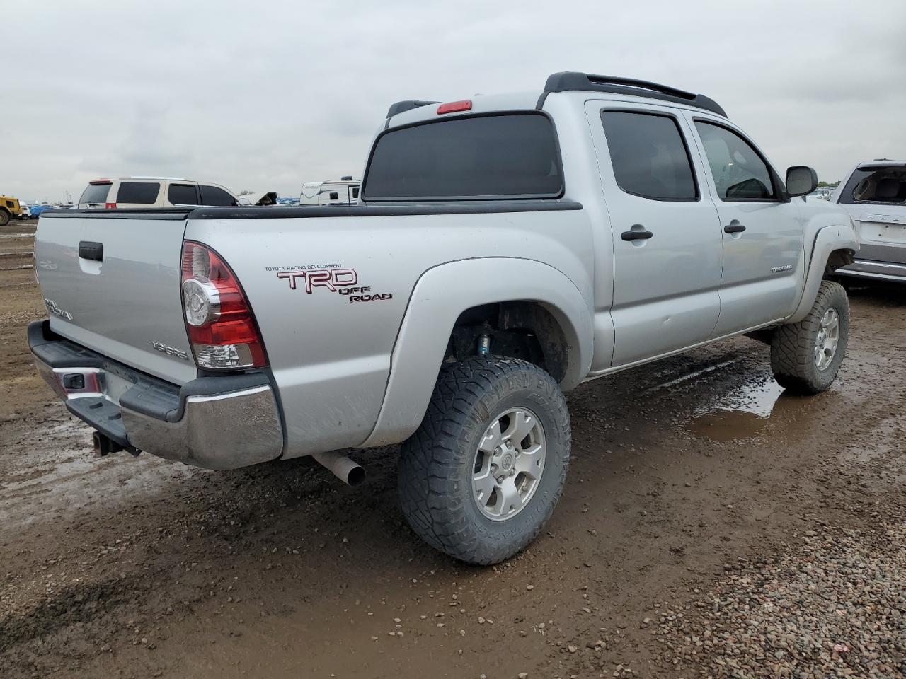 Toyota Tacoma Double Cab Image 2