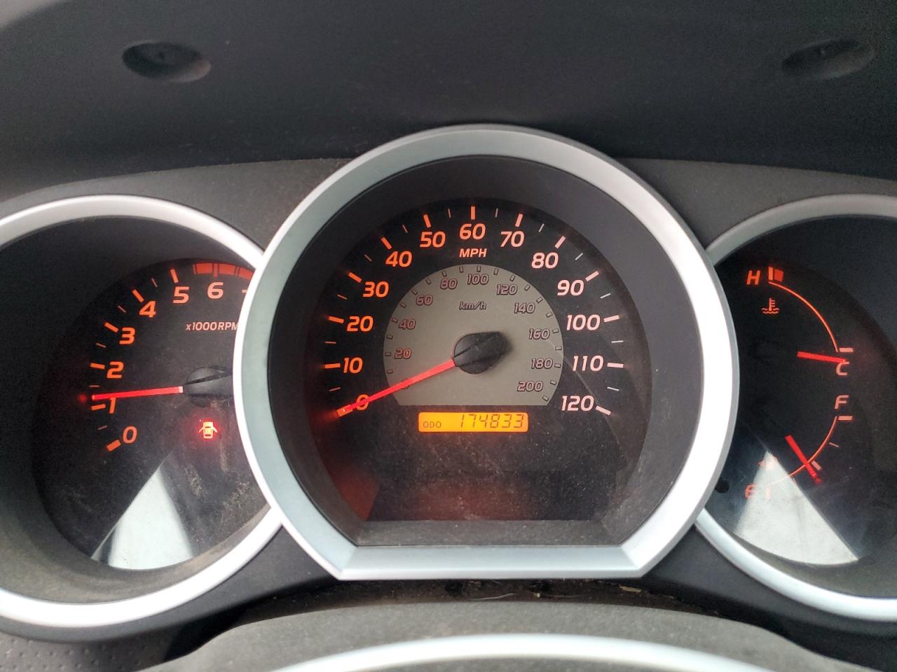 Toyota Tacoma Double Cab Image 8