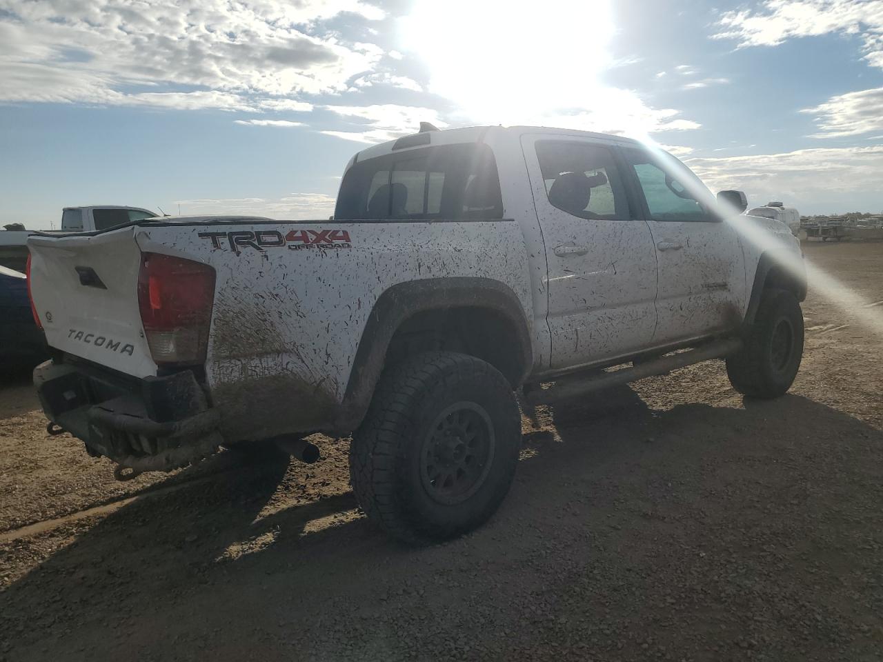 Toyota Tacoma Double Cab Image 2