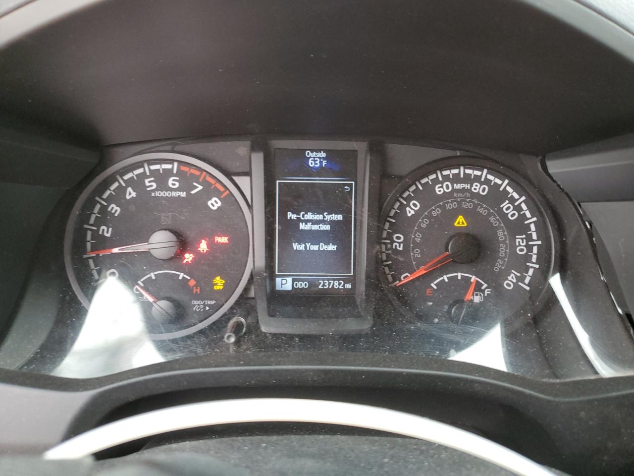 Toyota Tacoma Double Cab Image 4