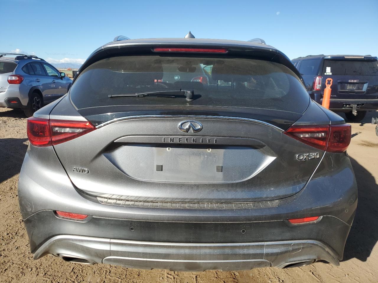 INFINITI Qx Base Image 5