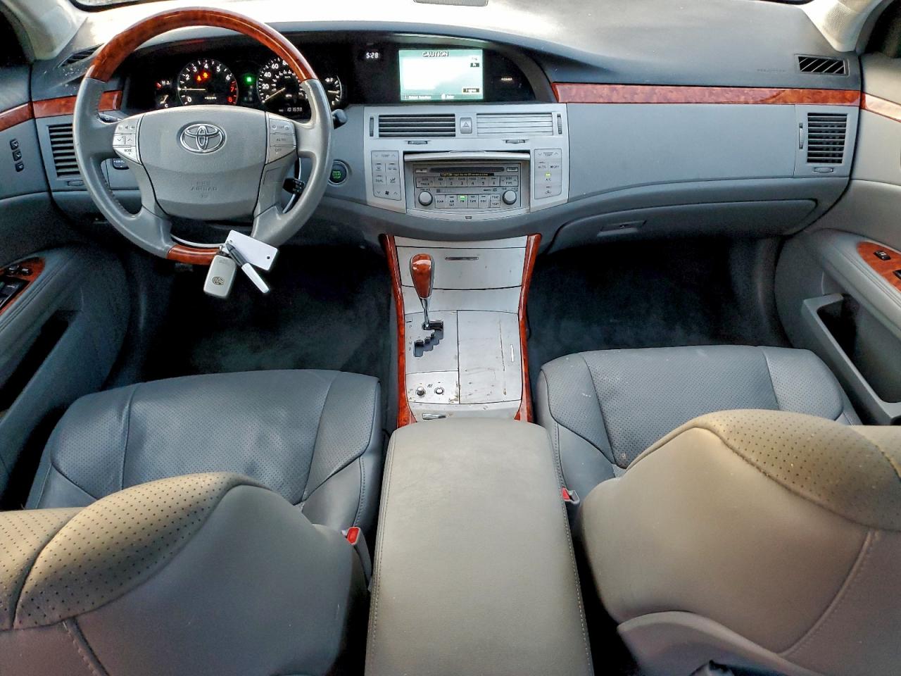 Toyota Avalon Xl Image 2
