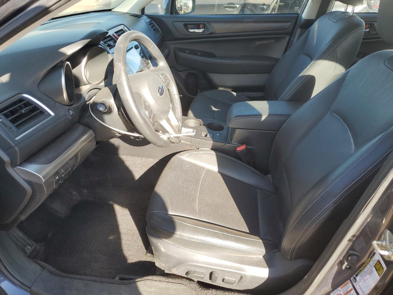 Subaru Legacy 2.5i Limited Image 8