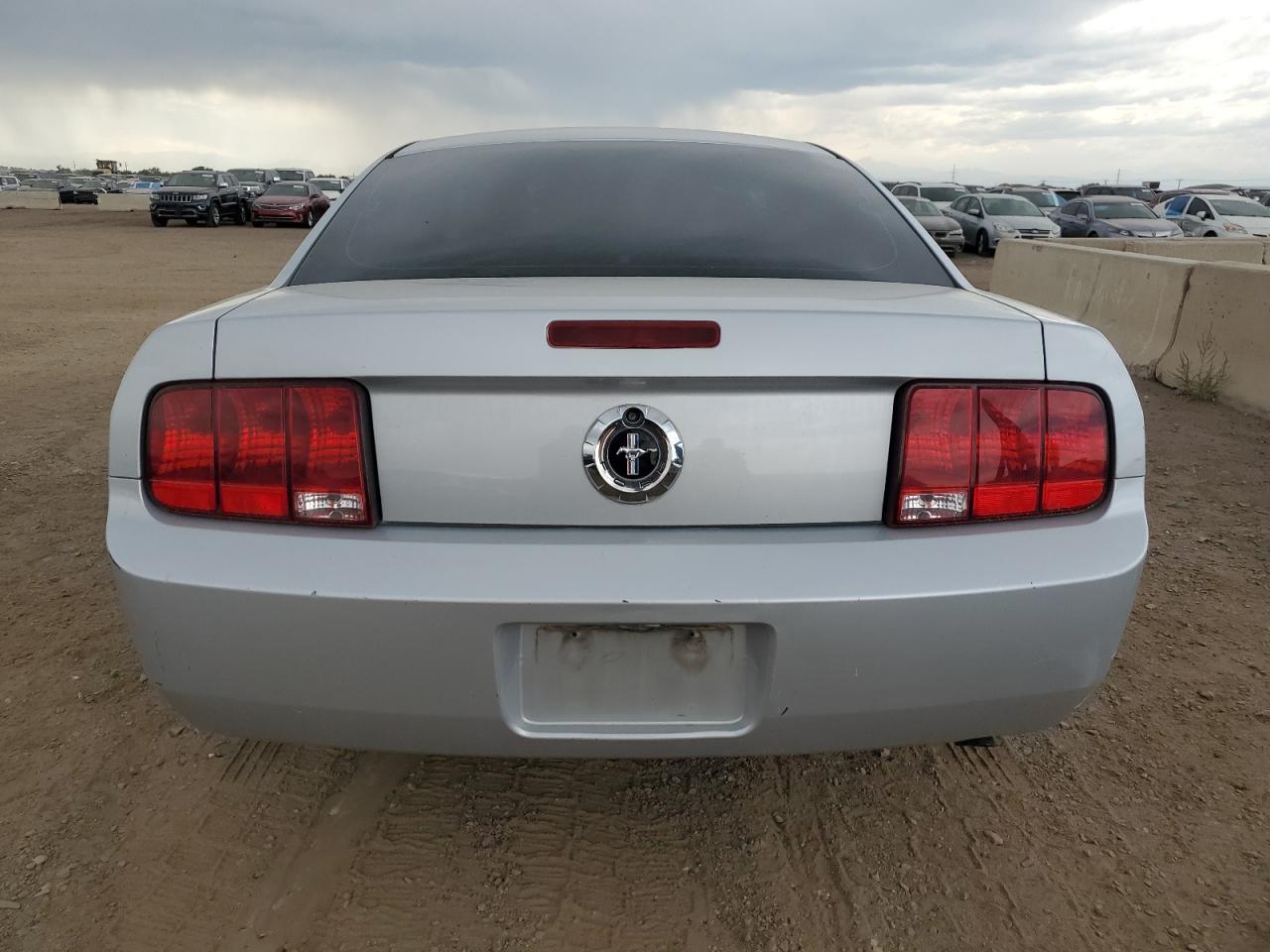 Ford Mustang Image 8