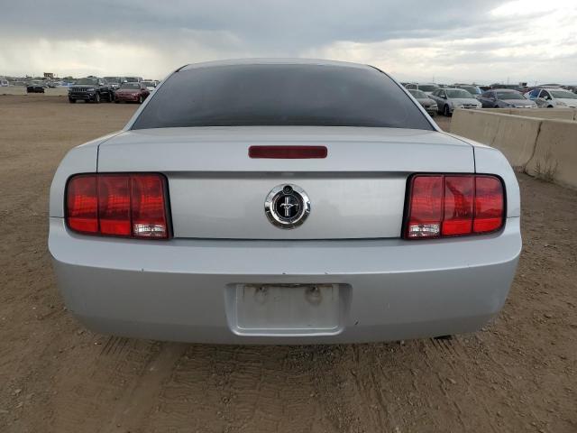 Ford Mustang Image 8