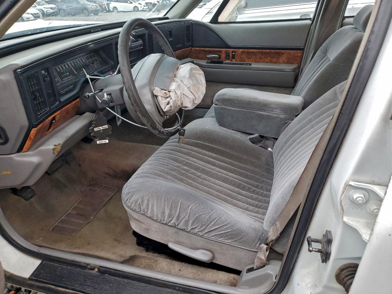 Buick LeSabre Custom Image 4