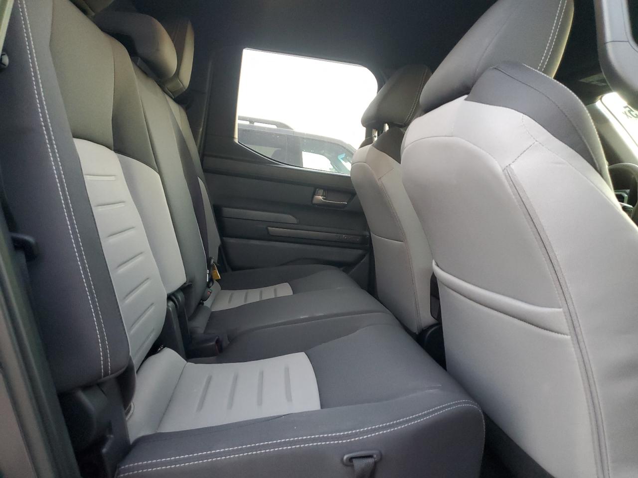 Toyota Tacoma Double Cab Image 12