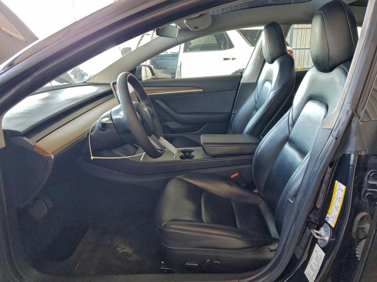 Tesla Model 3 Image 6