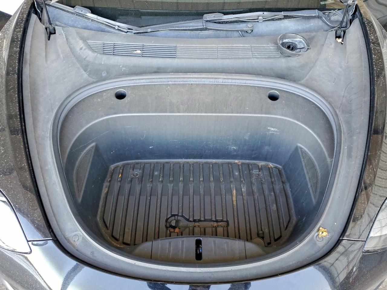 Tesla Model 3 Image 7