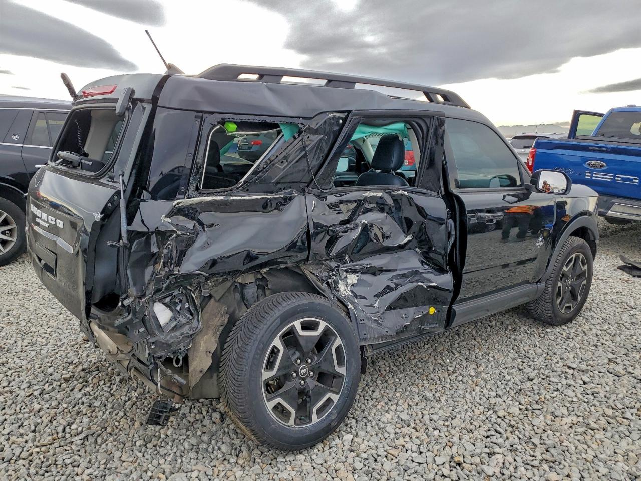 Ford Bronco Outer Banks Image 3