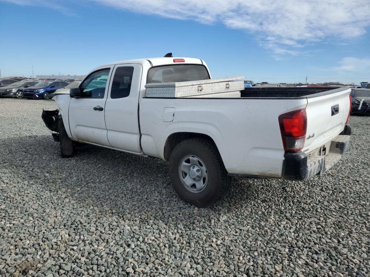 Toyota Tacoma Access Cab Image 2